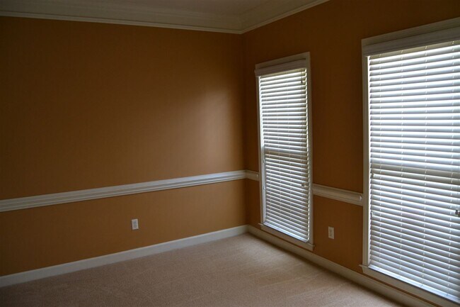 Building Photo - 395 E Nolley Dr