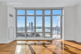 Building Photo - 2 N 5th St