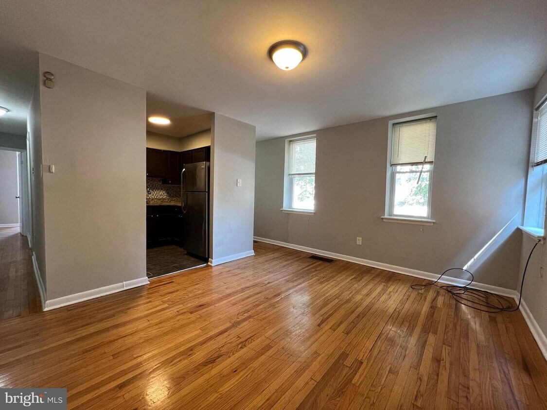 Building Photo - 539 N 33rd St