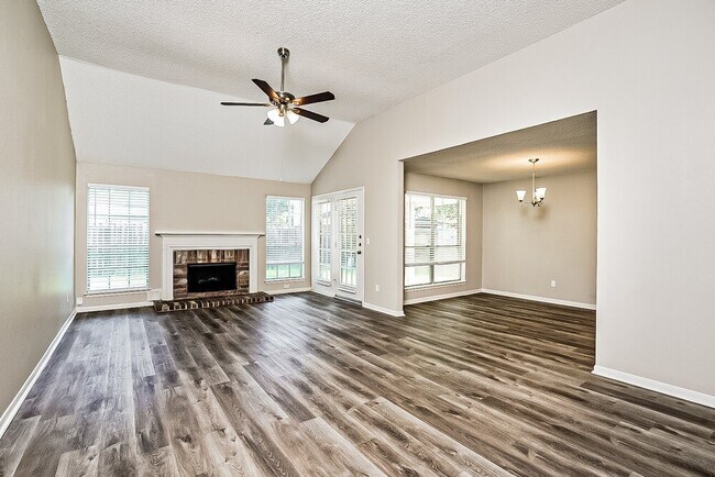 Foto del edificio - 3909 Spring Meadow Dr