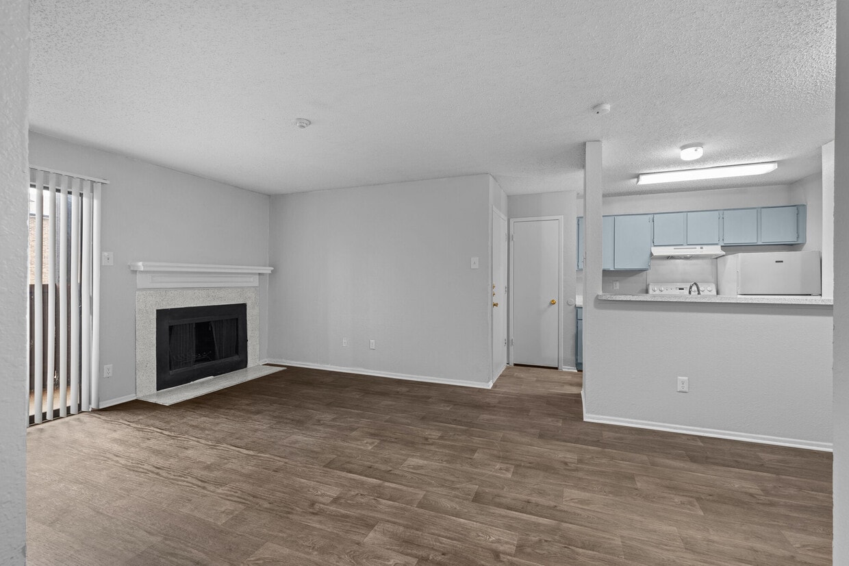 Pine Oaks Apartments 1716 N Galloway Ave Mesquite, TX 75149