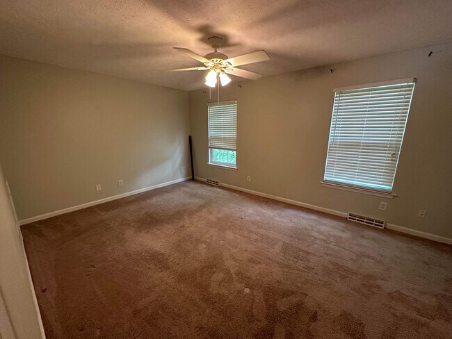 Building Photo - 94 Mulberry Cir