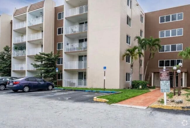 Building Photo - 6960 Miami Gardens Dr