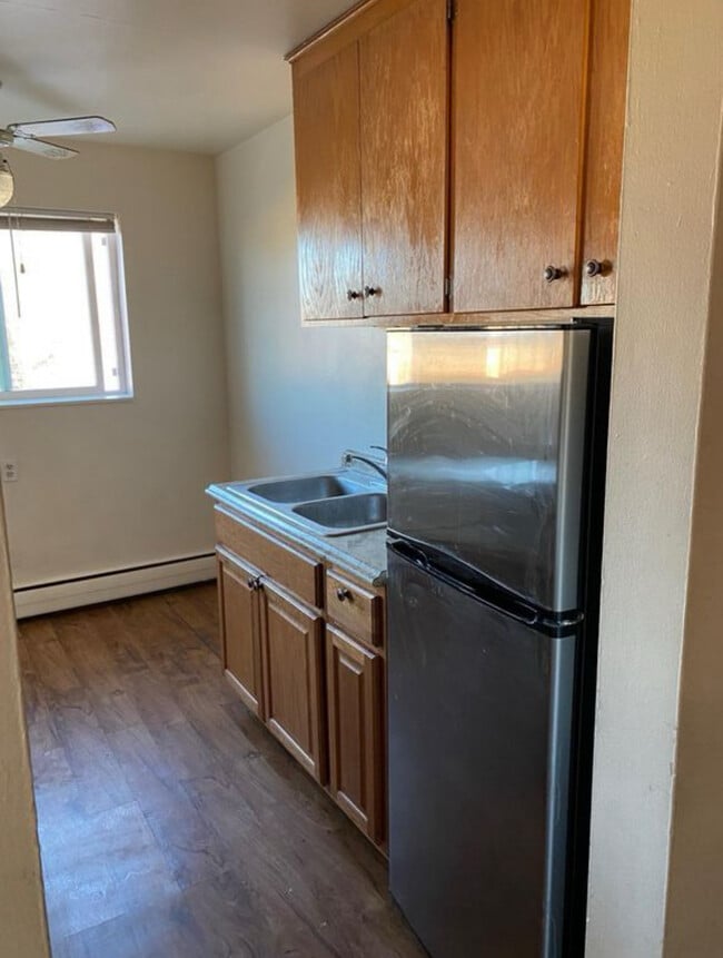 Building Photo - 2215 W 74th St