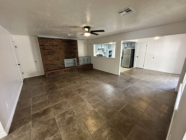 Foto del edificio - 11204 N Stratford Dr