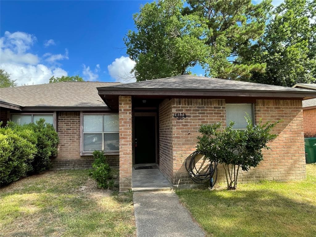 1617 Hazelwood St Unit A, Conroe, TX 77301 Condo for Rent in Conroe