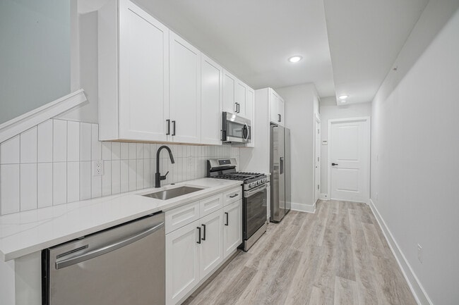 Building Photo - 2117 S 4th St