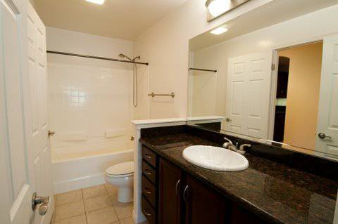 Building Photo - 54TH ST - Beautiful 1/1 Condo w Patio, Sta...