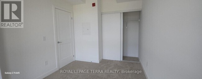 Building Photo - 312 Erb St. W