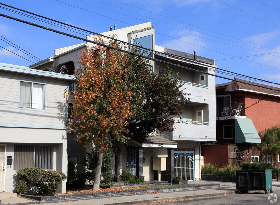 Building Photo - 4107 E 10th St