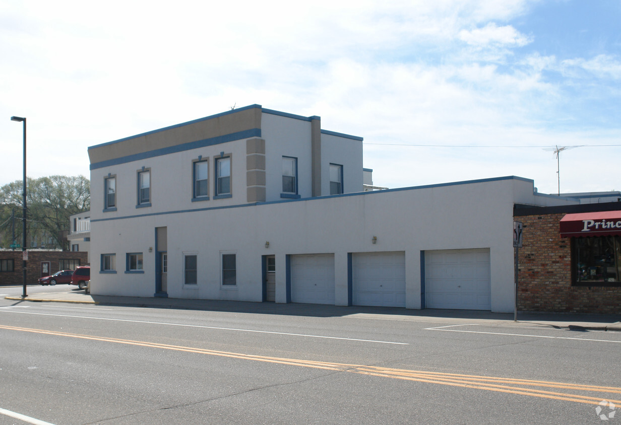 Building Photo - 601 1st St