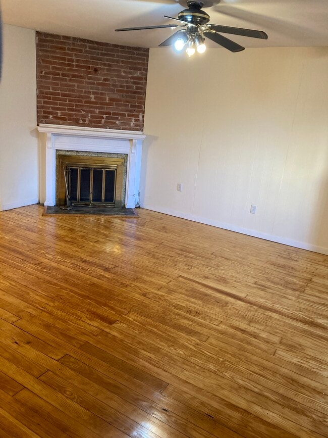 Building Photo - 1704 S St NW