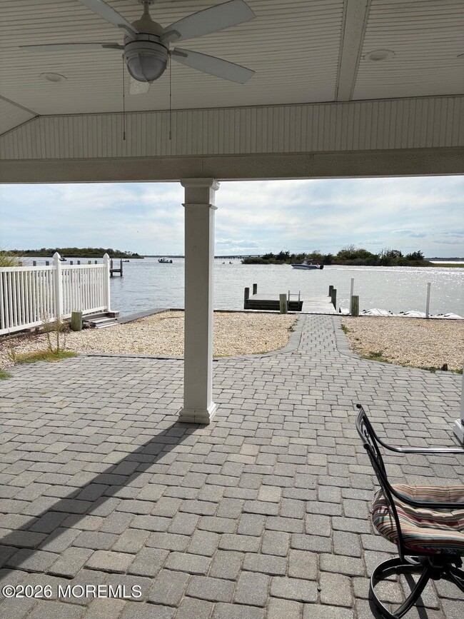 Building Photo - 11 Harborside Dr W