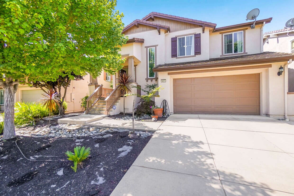 Primary Photo - 6417 Everlasting Way
