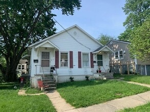 Building Photo - 708 E 6th St