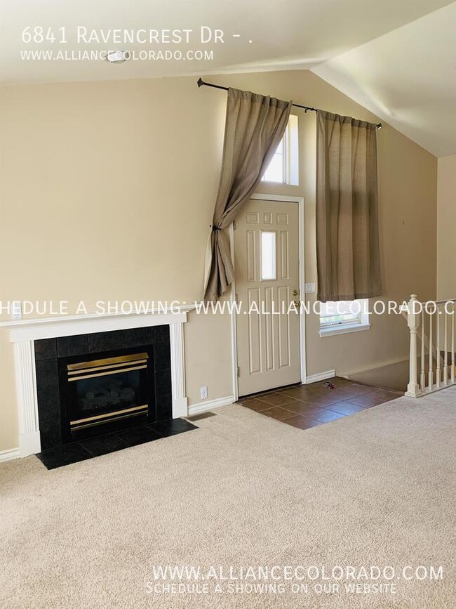 Foto del edificio - 6841 Ravencrest Dr