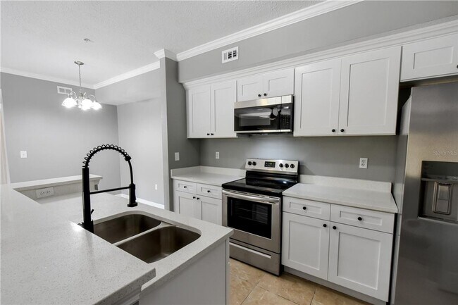 Building Photo - 5610 Pinnacle Heights Circle - #306
