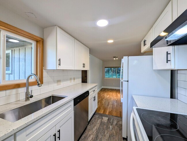 Foto del edificio - 3bd/.75ba Lynnwood Home