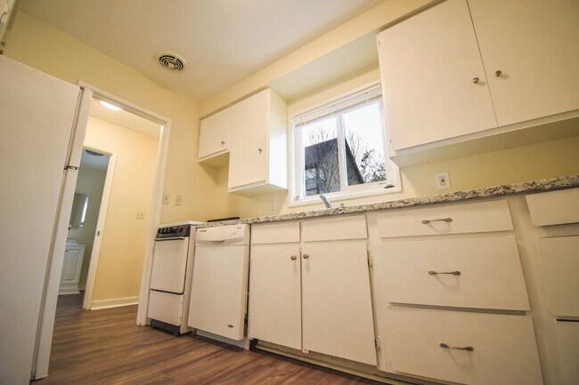 Building Photo - KIL-2121-2125