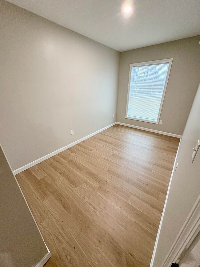 Building Photo - 15 Mountain Rd