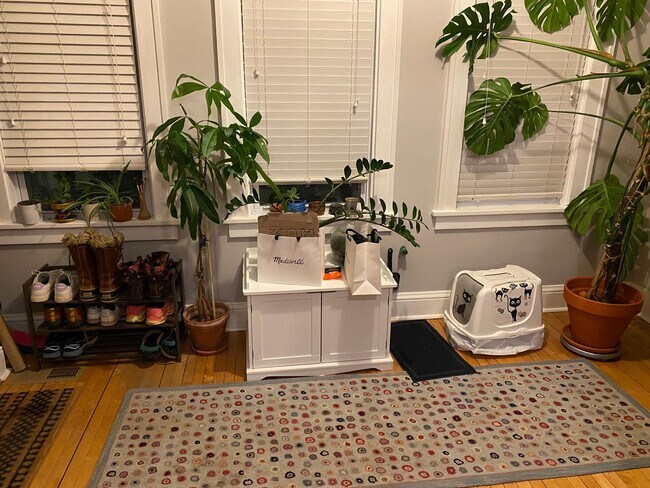 Foto del edificio - 647 Monroe St NE