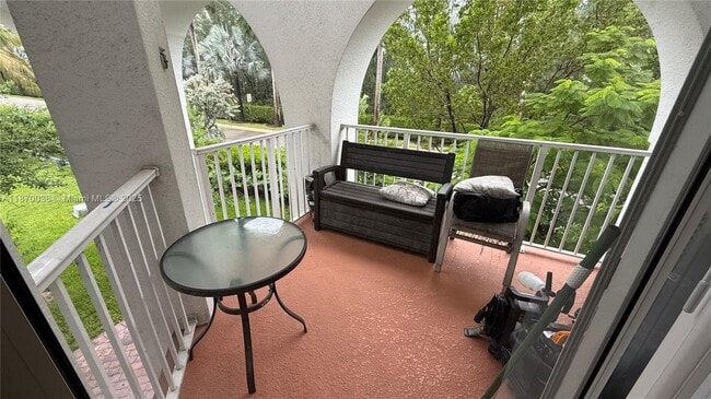 Foto del edificio - 8960 NW 97th Ave