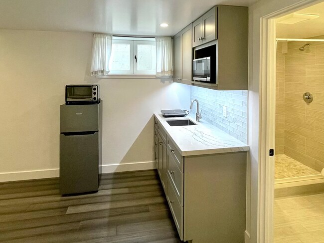 Foto del edificio - 150 Summerhill Ln