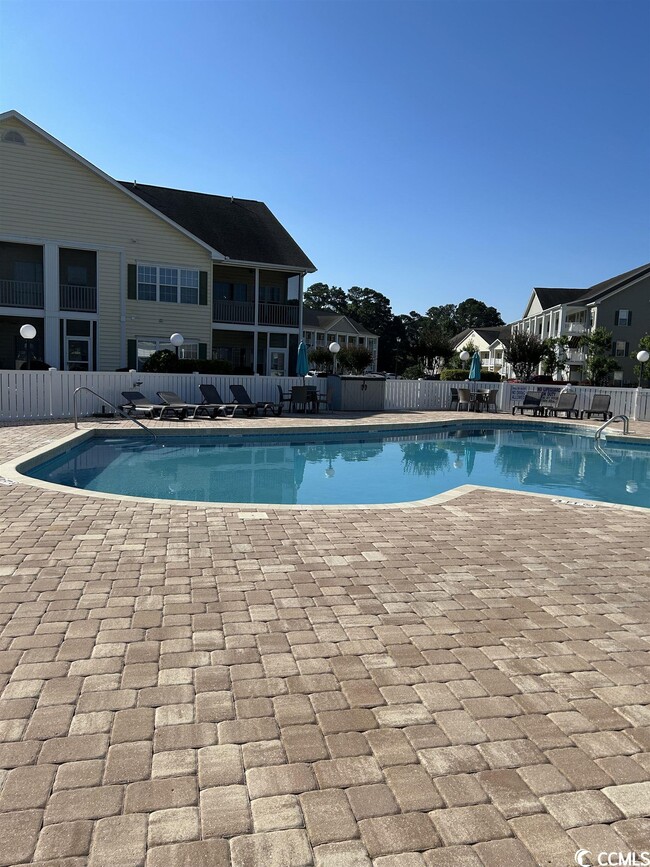 Building Photo - 5828 Longwood Dr