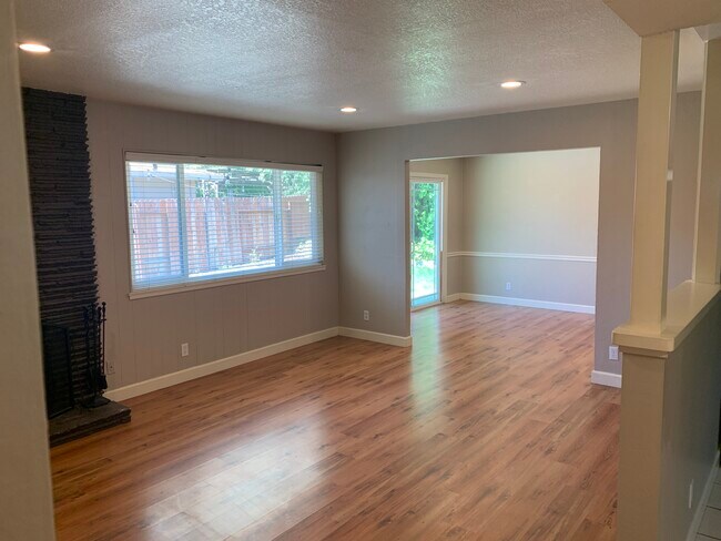 Building Photo - 8990 Gulfport Way