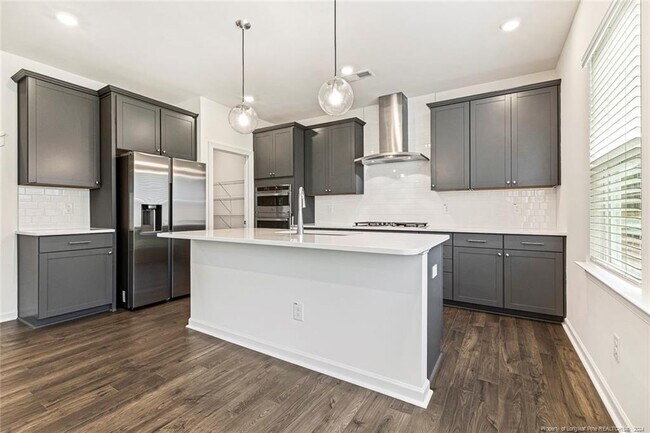 Foto del edificio - 166 Hickory Grv Dr