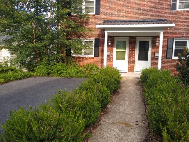 Front of house - 402 13th ST NE