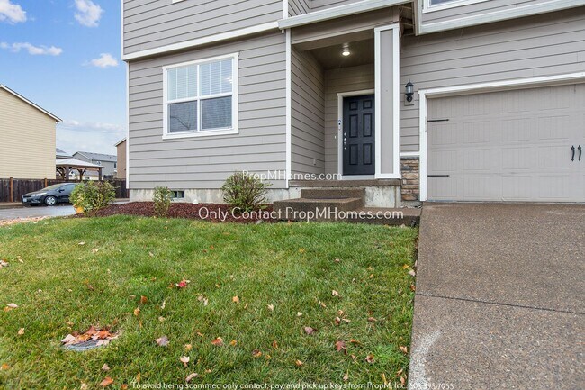 Building Photo - Luxury Home in Molalla with Nearby Shoppin...