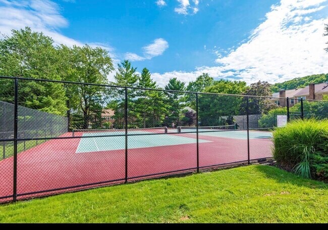 Foto del edificio - 11423 Commonwealth Dr