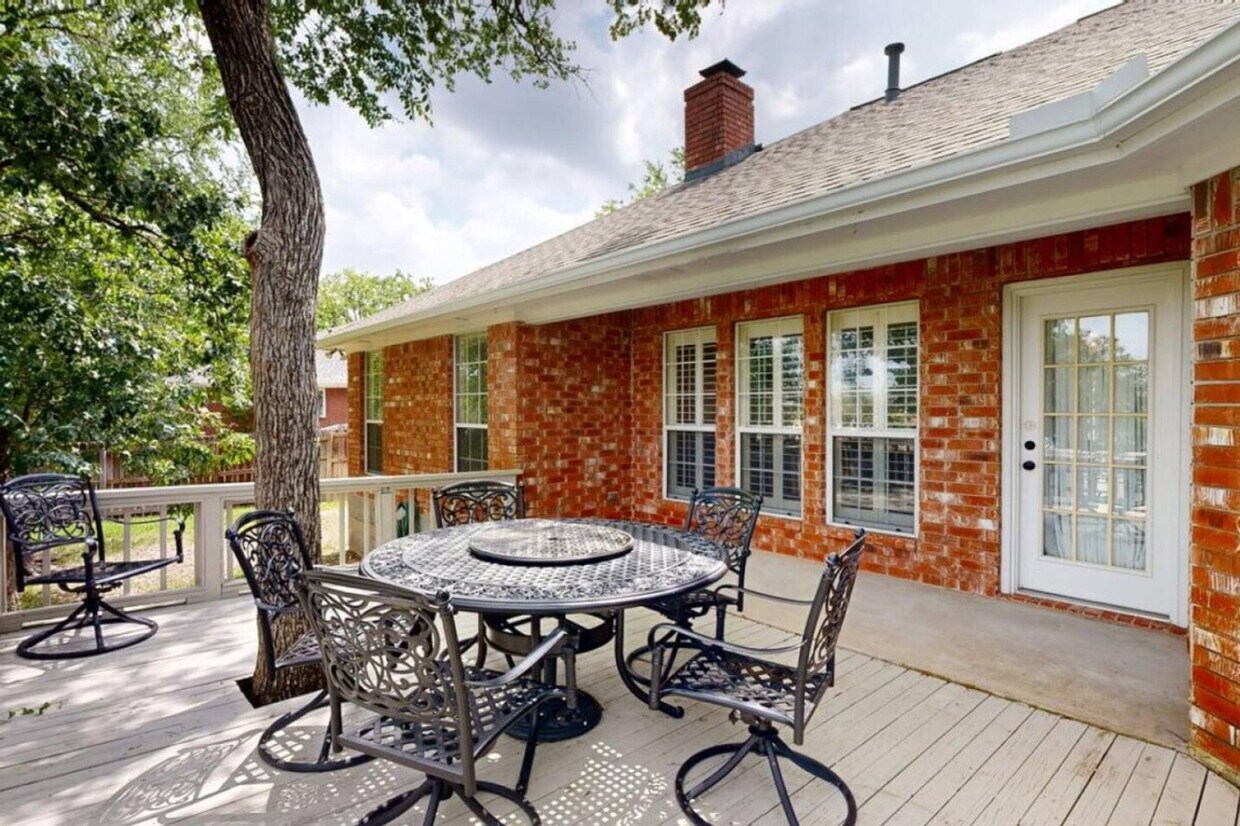 Foto principal - 1803 Fernhaven Cir