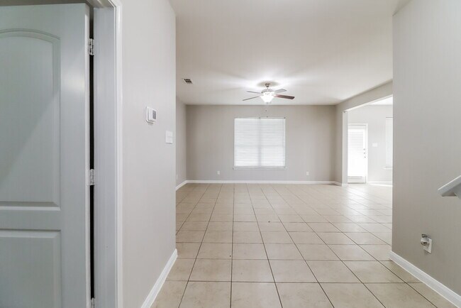 Foto del edificio - 4268 Tower Ln