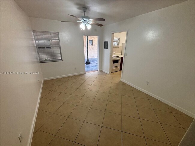 Foto del edificio - 7841 Johnson St
