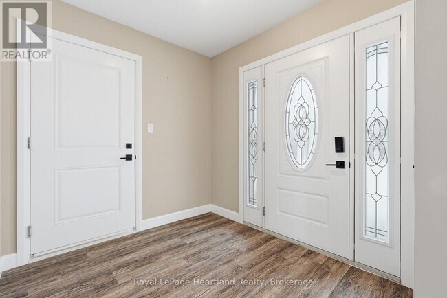 Building Photo - 6B ISABELLA STREET