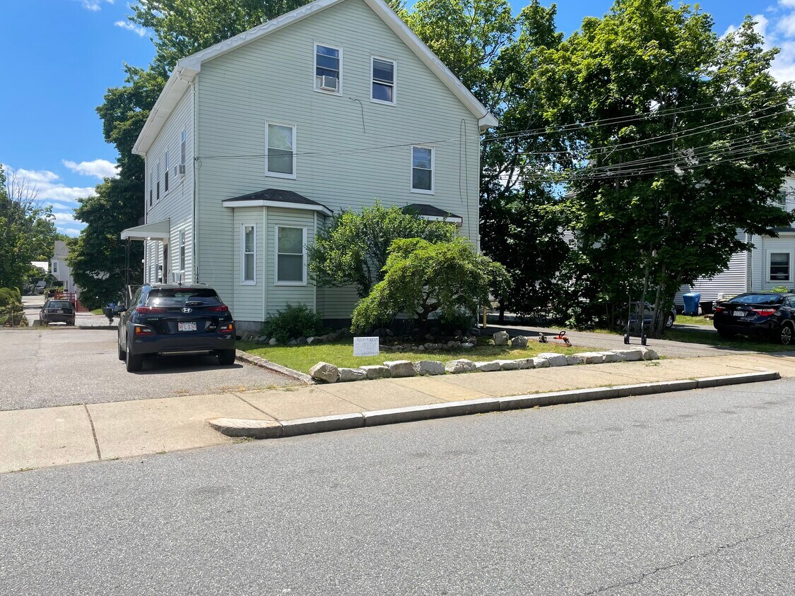 112 Russell St Unit 112b, Waltham, MA 02453 Apartments in Waltham, MA