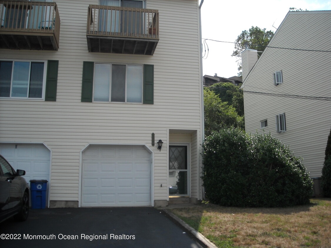 317 Shore Dr Unit D, Highlands, NJ 07732 Condo for Rent in Highlands
