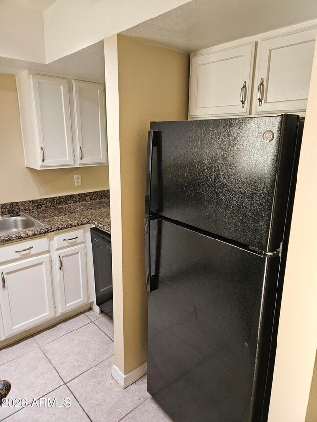 Building Photo - 935 N Granite Reef Rd