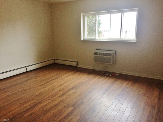 Building Photo - 1 br, 1 bath  - 445 Walnut St  June