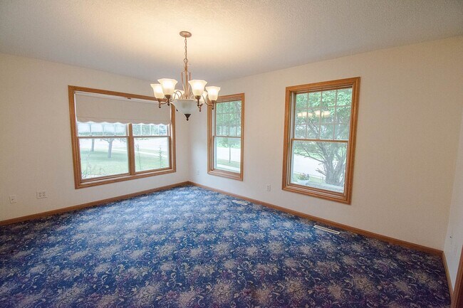 Building Photo - 919 Baird Ln NE