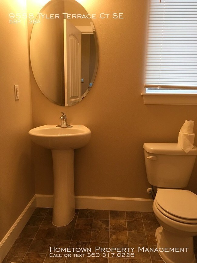 Building Photo - Newer 5 Bedroom / 3 bath home