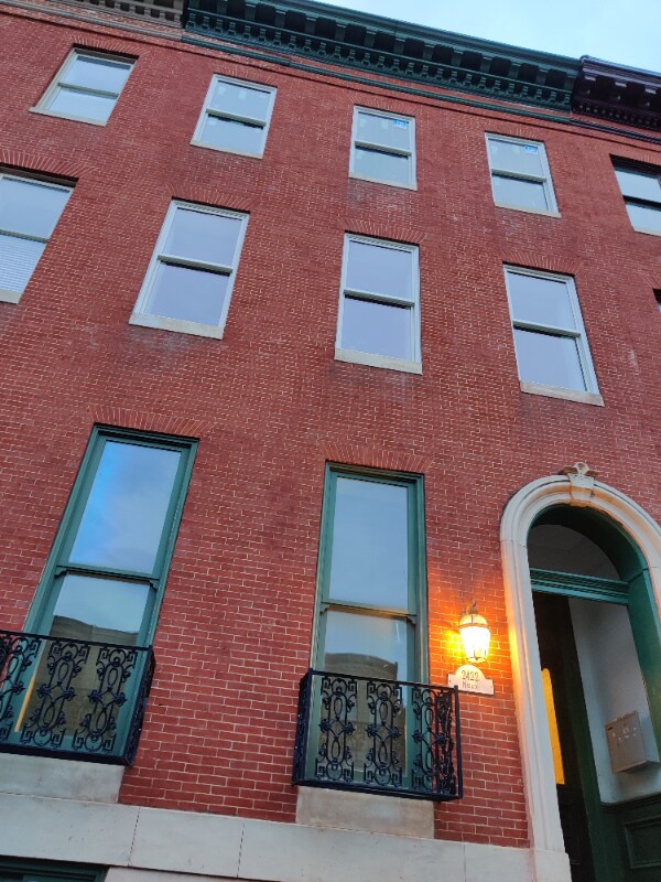 Foto del edificio - 2422 Madison Ave