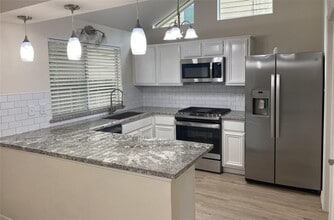Building Photo - 33 N Rain Forest Ct