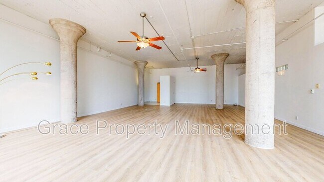 Building Photo - 2000 Arapahoe St