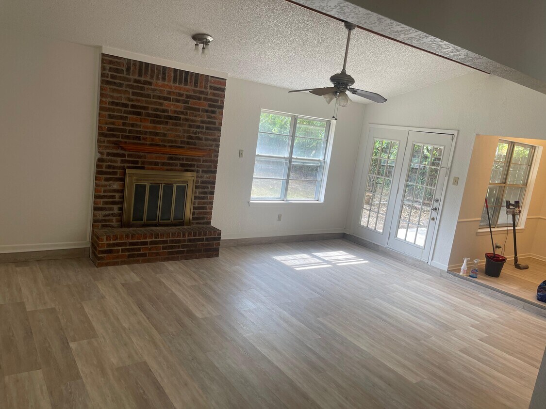 Foto principal - 1702 Edgefield St