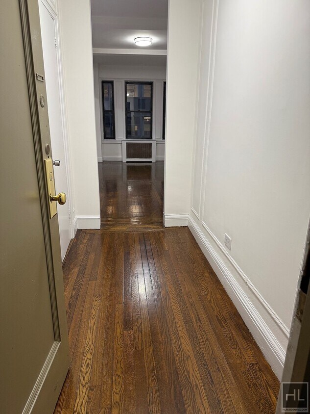 Primary Photo - AMAZING 1 BR APARTMENT! WON’T LAST!!