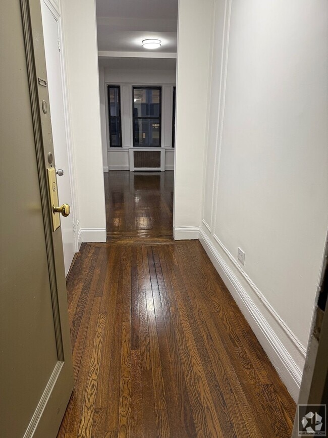 Building Photo - AMAZING 1 BR APARTMENT! WON’T LAST!!