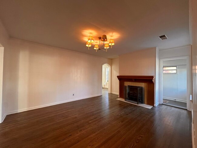 Building Photo - 2247 Vollintine Ave